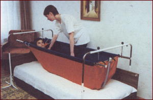 Складная ванна-простыня для мытья лежачих больных