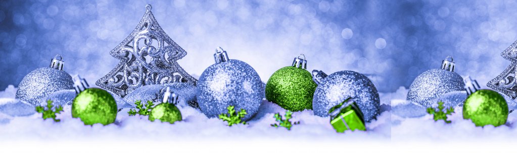 2020New_Year_wallpapers_Beautiful_Christmas_toys_in_the_snow__background_for_a_postcard_146424_.jpg