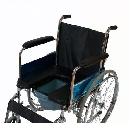 Купить Кресло-коляска с санитарным оснащением FS682