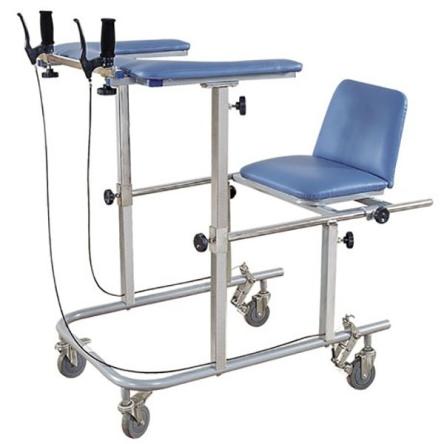 Инвалидное кресло со столиком 5609