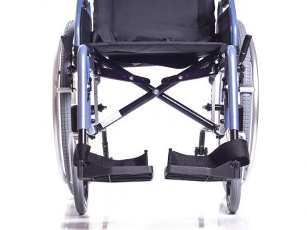 Купить Кресло-коляска Ortonica Base 195  (с подголовником и регулируемыми подножками)