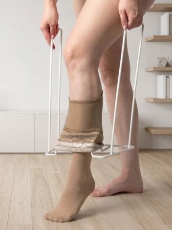 Приспособление для надевания компрессионного трикотажа батлер малый Retorsa