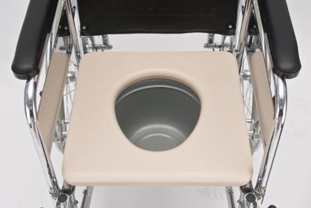Купить Кресло-коляска для инвалидов FD Medical F6 с санитарным оснащением 3