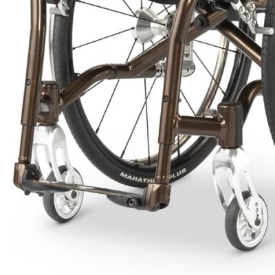 Инвалидная кресло-коляска Meyra модель 1.360 спортивного типа ZX1