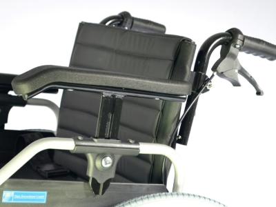 Кресло-коляска инвалидная с регулируемым углом наклона спинки LY-710 (710-033)Tommy
